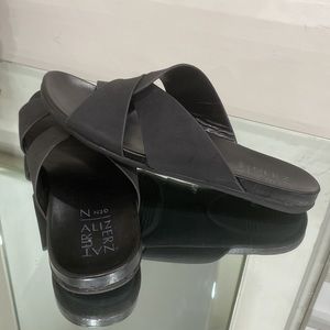 Naturalizer Genn- Flight Mules/ Sandals in Black size 10 W
